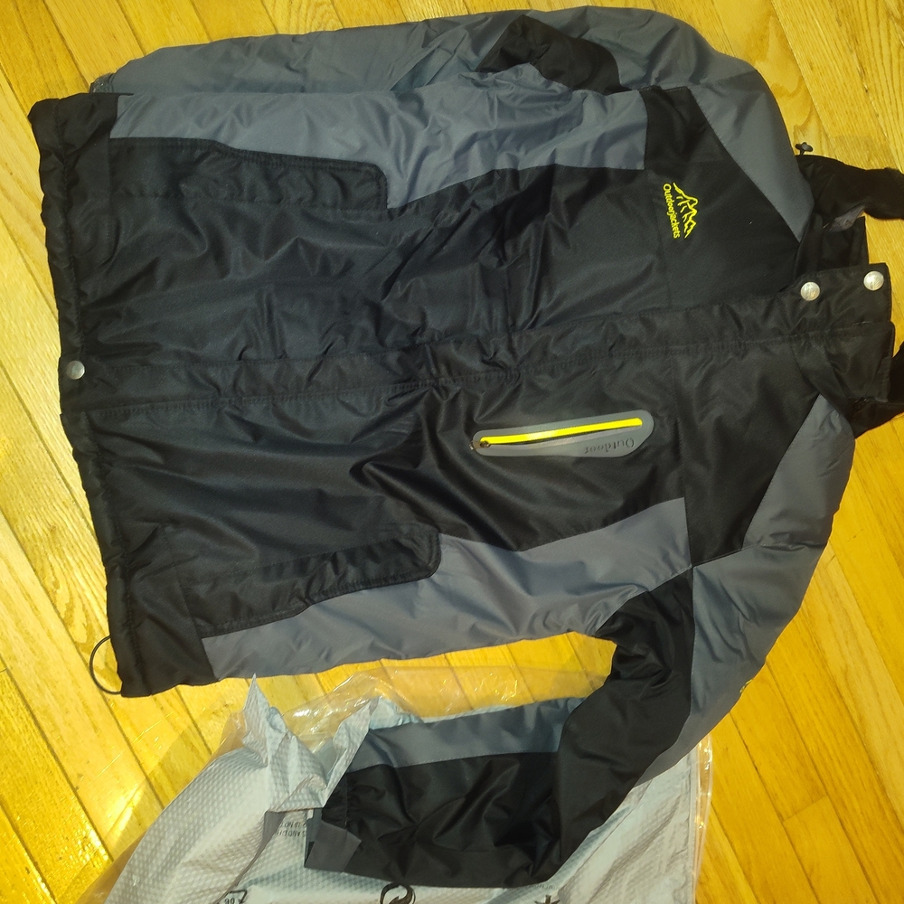 Outdoor Women's Black and Gray Ski Jacket